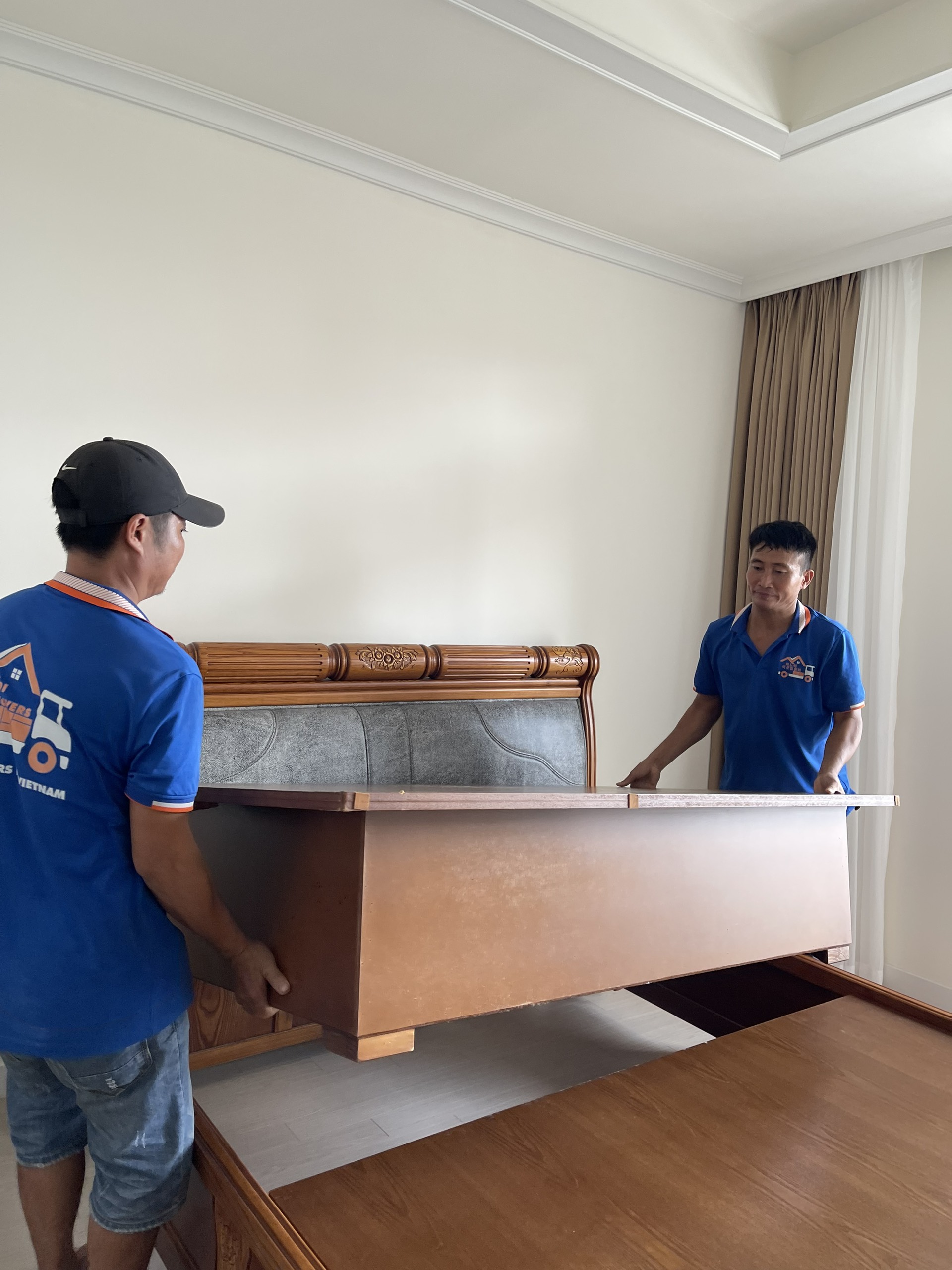 Assembly bed frame by Hanoi Packers Movers 