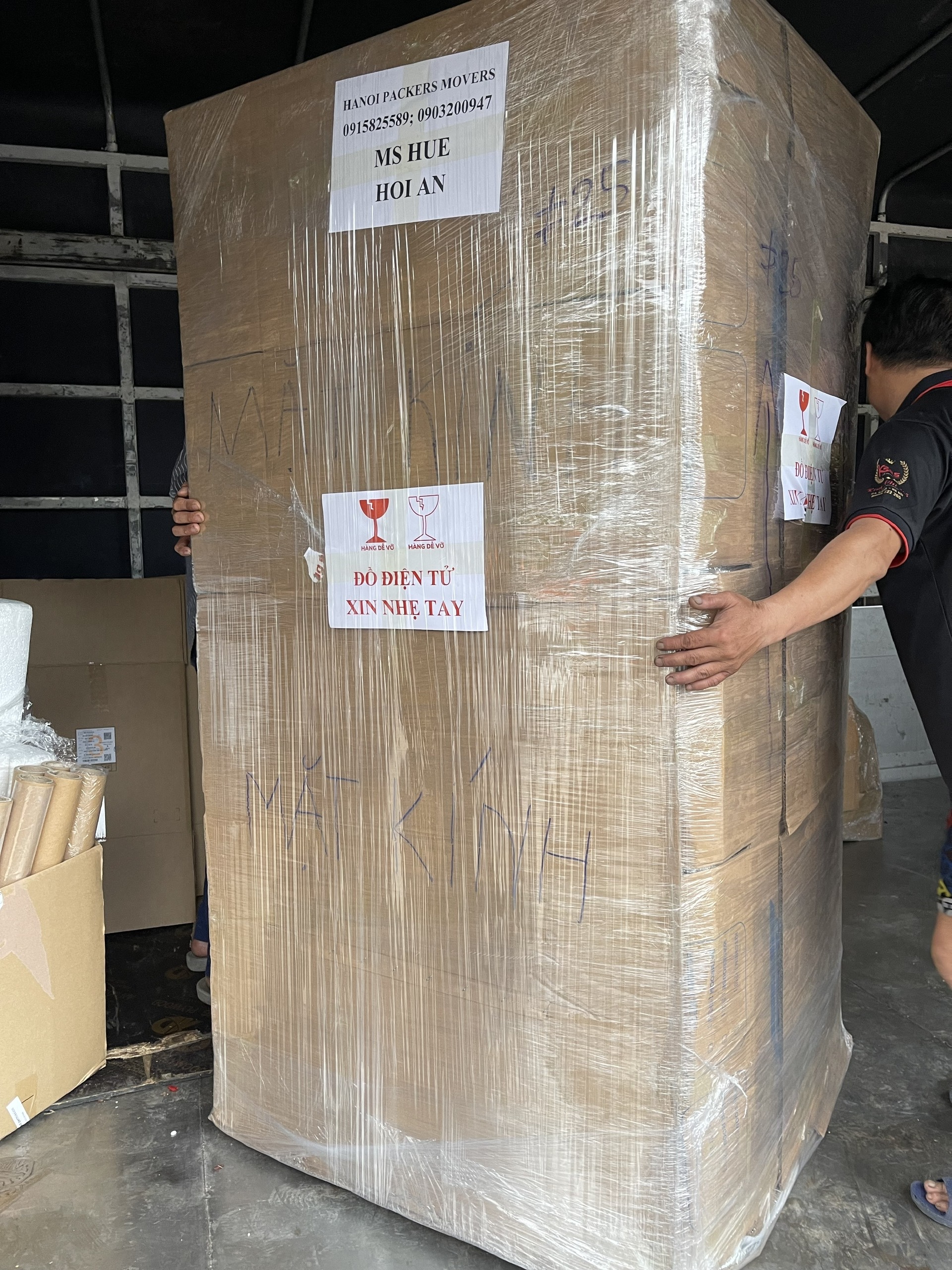 wrapping and packing TV for long distance moving 